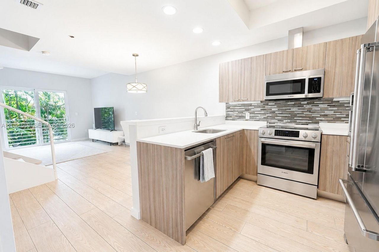 619 Meridian Ave, Unit 4, Miami Beach, FL 33139 Photo