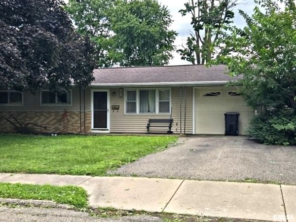 1350 E ELM Street, Canton, IL 61520
