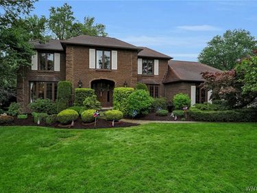 219 Forestview Drive , Williamsville, NY 14221