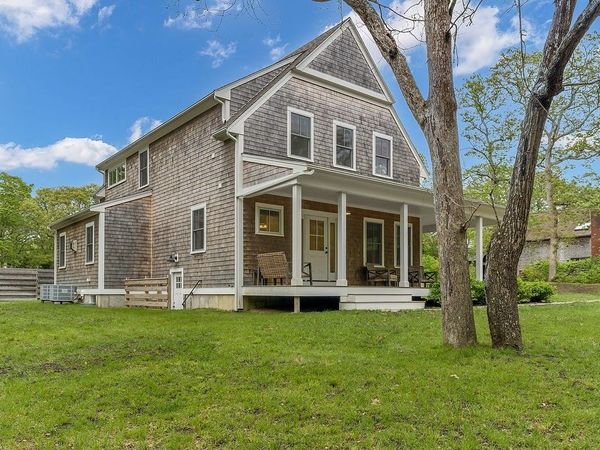28 Grovedale Road, Oak Bluffs, MA 02568