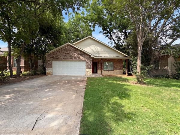 619 E Arlington Avenue, Fort Worth, TX 76104