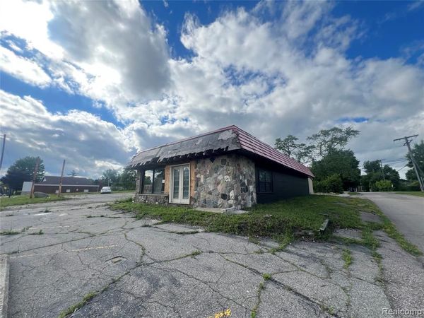1302 W Huron St Street, Waterford Twp, MI 48328