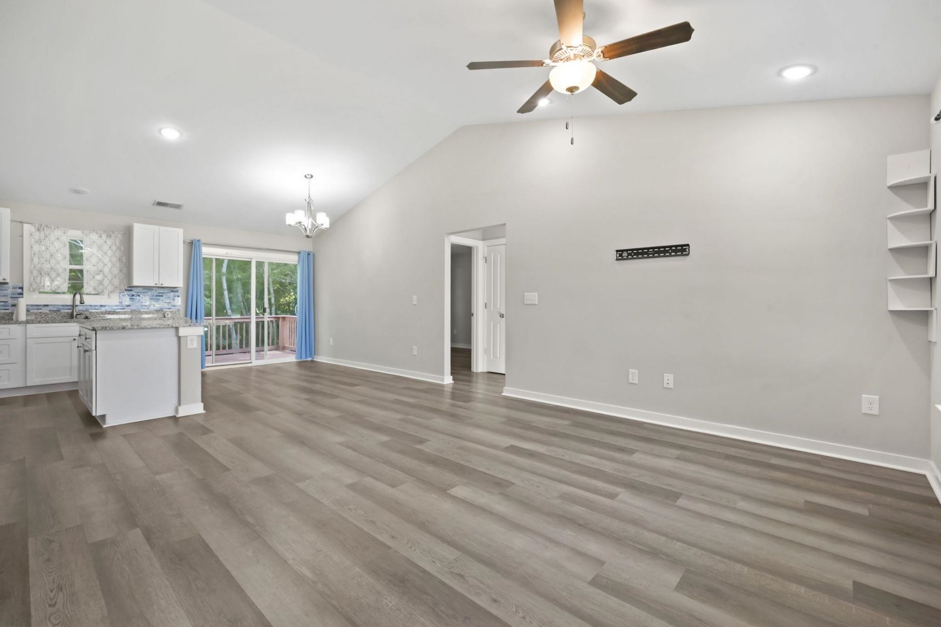 1517 Ackerrose Dr. Photo 4