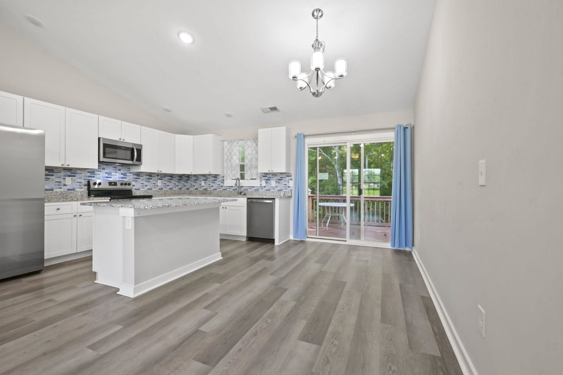 1517 Ackerrose Dr. Photo 8