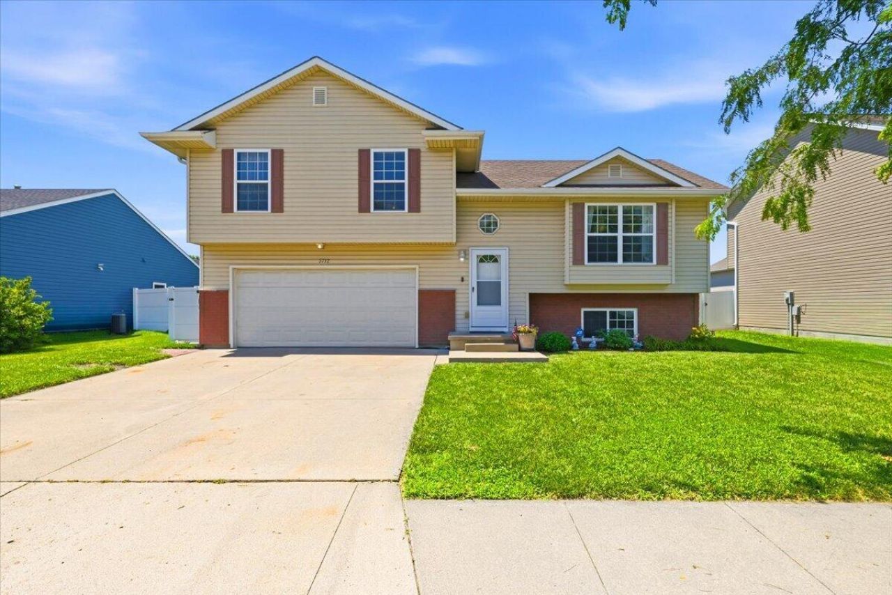 5712 Redtail Road, Council Bluffs, IA 51501 Main Photo
