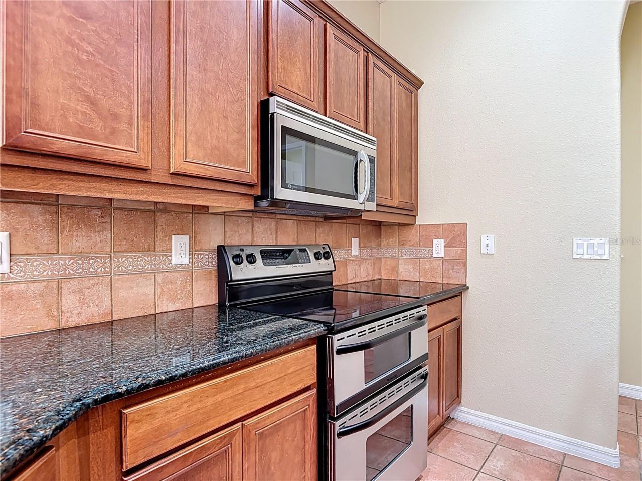 949 Hawk Landing , Fruitland Park, FL 34731 Photo