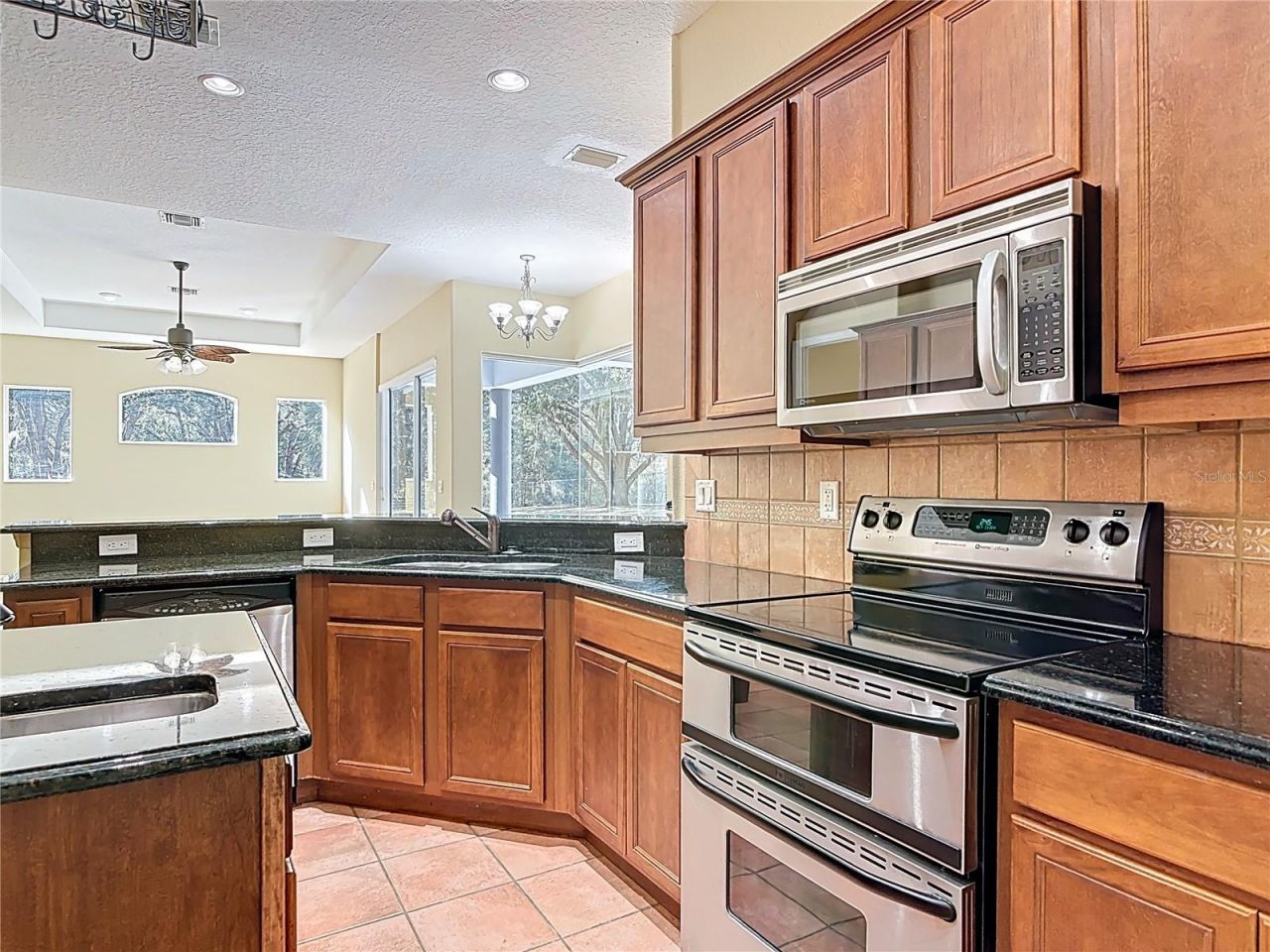 949 Hawk Landing , Fruitland Park, FL 34731 Photo
