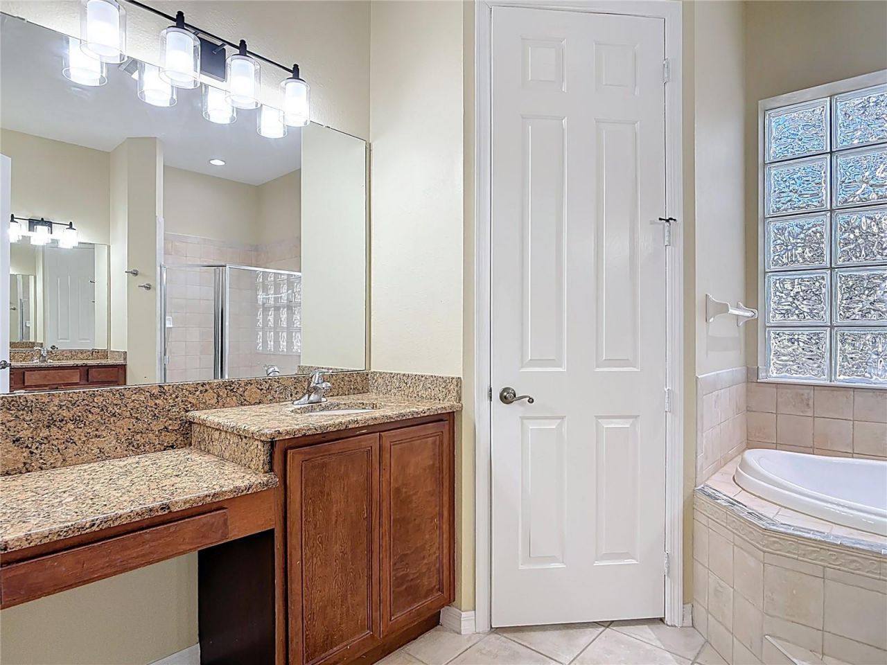 949 Hawk Landing , Fruitland Park, FL 34731 Photo