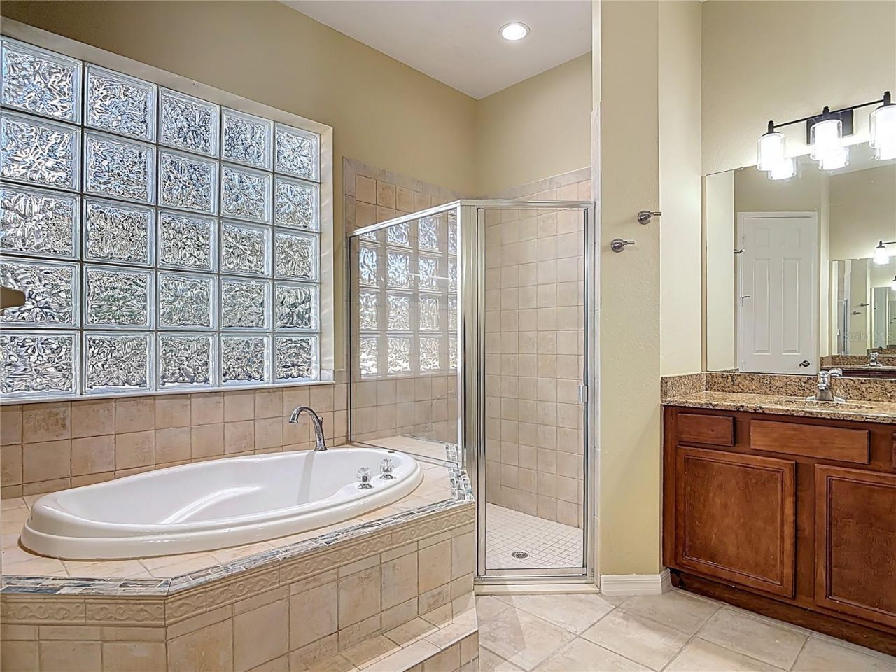 949 Hawk Landing , Fruitland Park, FL 34731 Photo