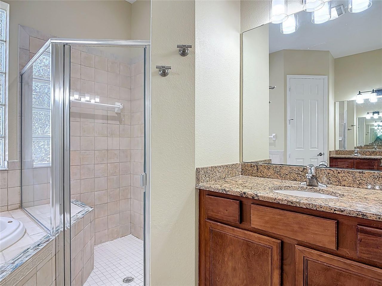 949 Hawk Landing , Fruitland Park, FL 34731 Photo