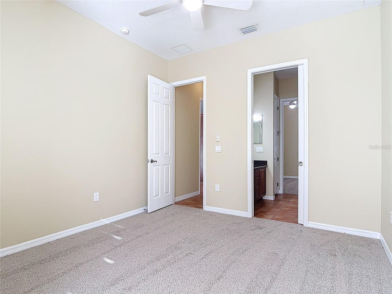 949 Hawk Landing , Fruitland Park, FL 34731 Photo