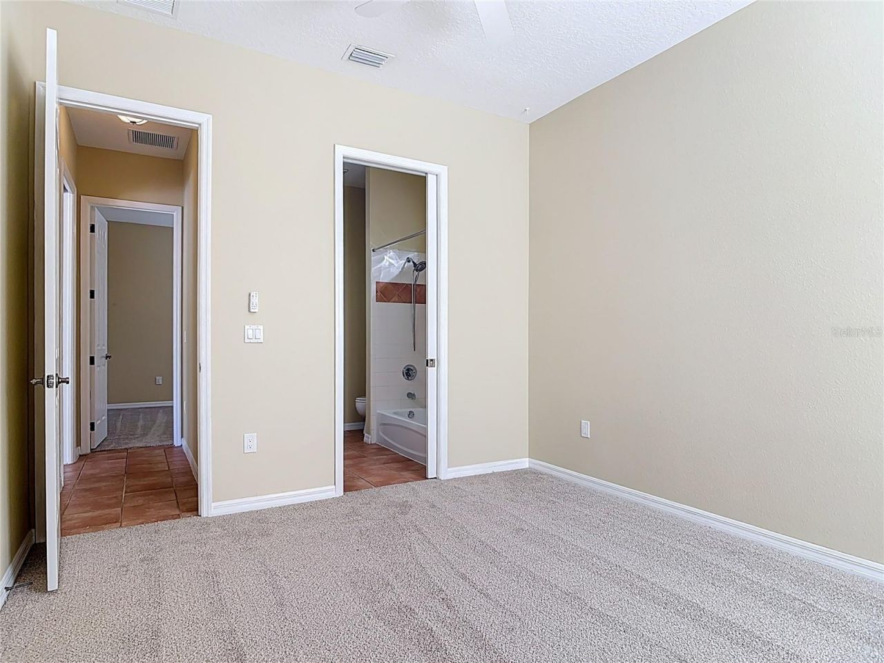 949 Hawk Landing , Fruitland Park, FL 34731 Photo