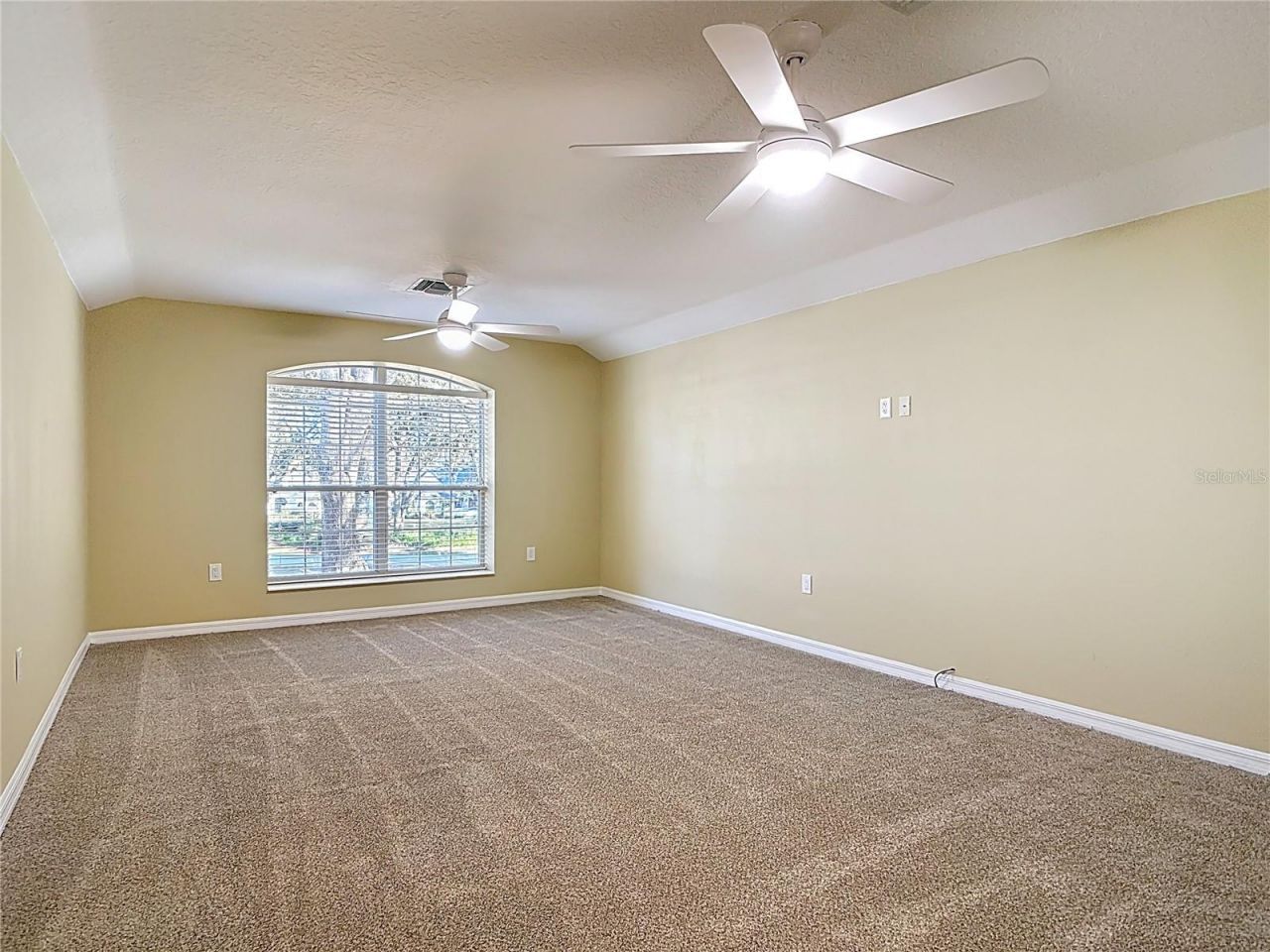 949 Hawk Landing , Fruitland Park, FL 34731 Photo