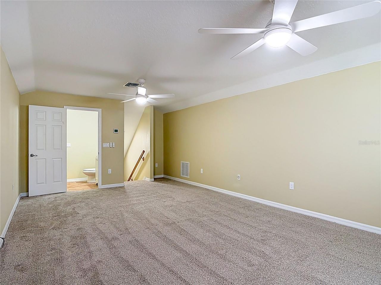 949 Hawk Landing , Fruitland Park, FL 34731 Photo