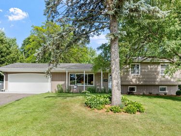 2420 Ensign Avenue N, Golden Valley, MN 55427