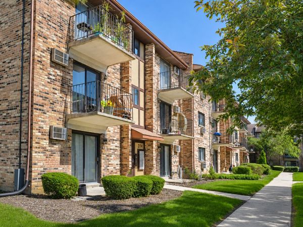 314 Klein Creek Court , Unit 314-B, Carol Stream, IL 60188
