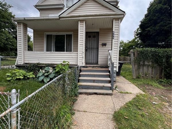 688 E 96th Street , Cleveland, OH 44108