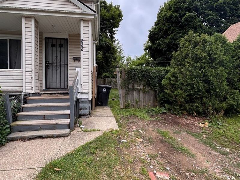 688 E 96th Street, Cleveland, OH 44108 Photo 3