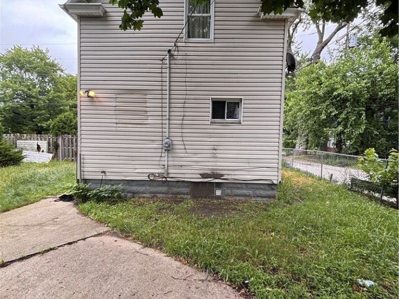 688 E 96th Street, Cleveland, OH 44108 Photo 4