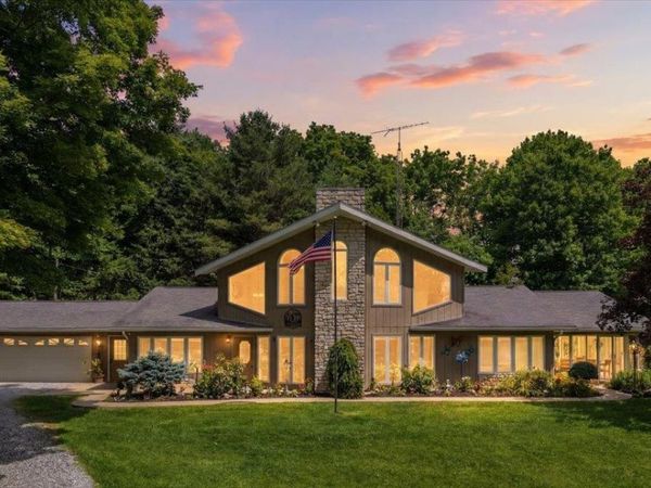 23479 Thompson Rd, Howard, OH 43028