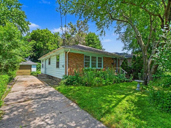 1057 Lyon Street NE, Grand Rapids, MI 49503