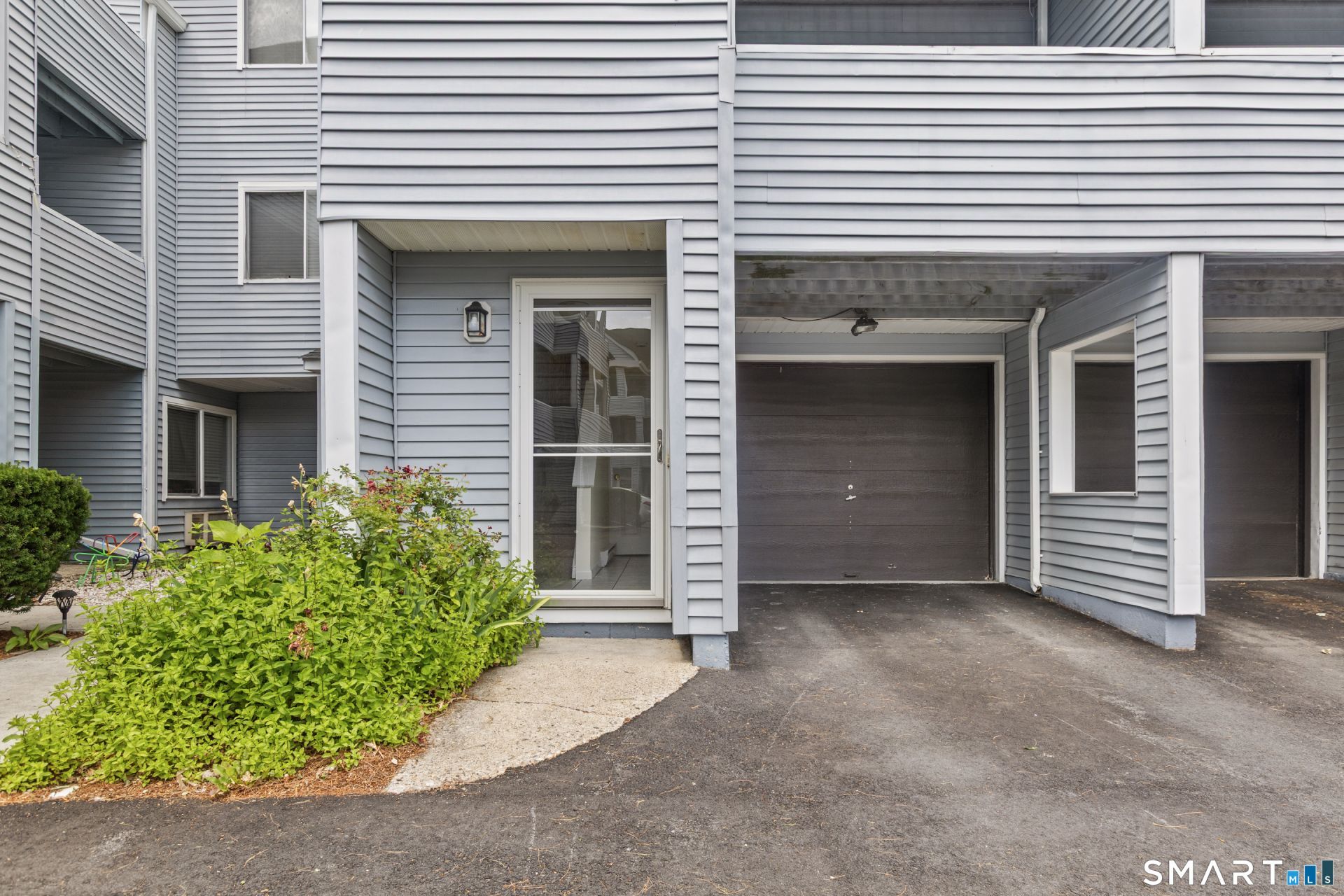 1 Beaver Brook, Unit 8, Danbury, CT 06810 Main Photo