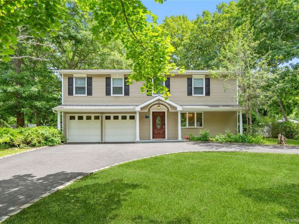 31 Artist Lake Boulevard, Middle Island, NY 11953