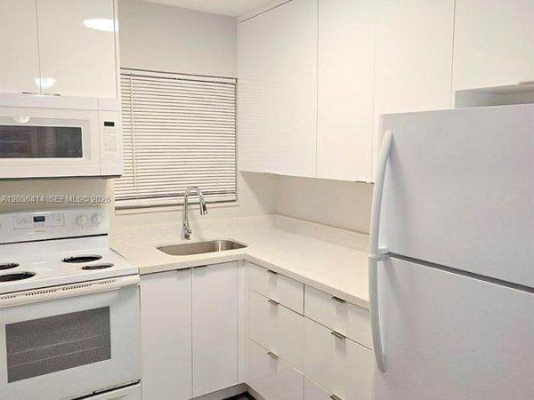 2008 Jackson St, Unit B2, Hollywood, FL 33020