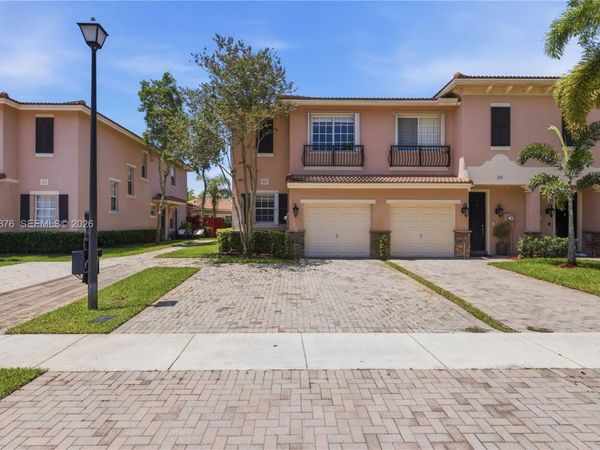 277 Las Brisas Cir , Sunrise, FL 33326