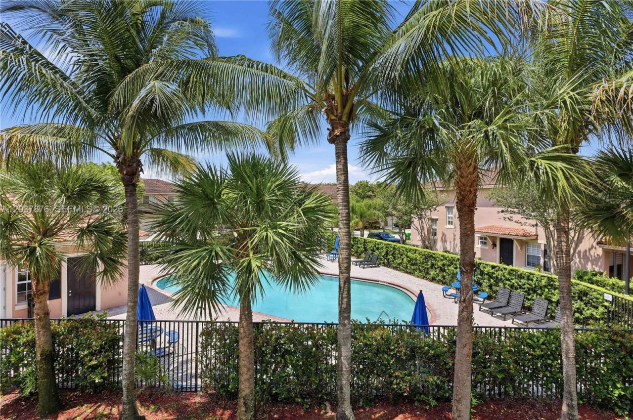 277 Las Brisas Cir, Sunrise, FL 33326 Photo