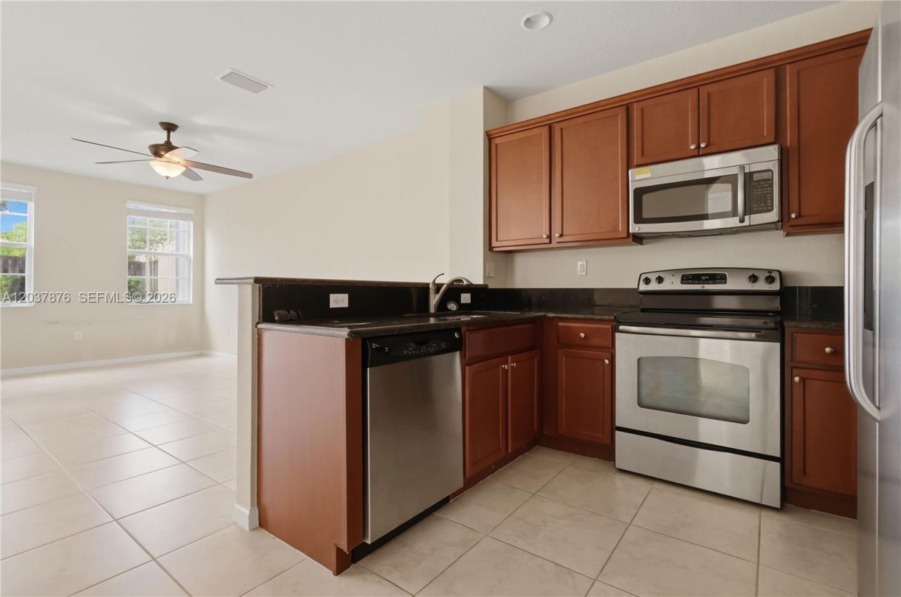 277 Las Brisas Cir, Sunrise, FL 33326 Photo