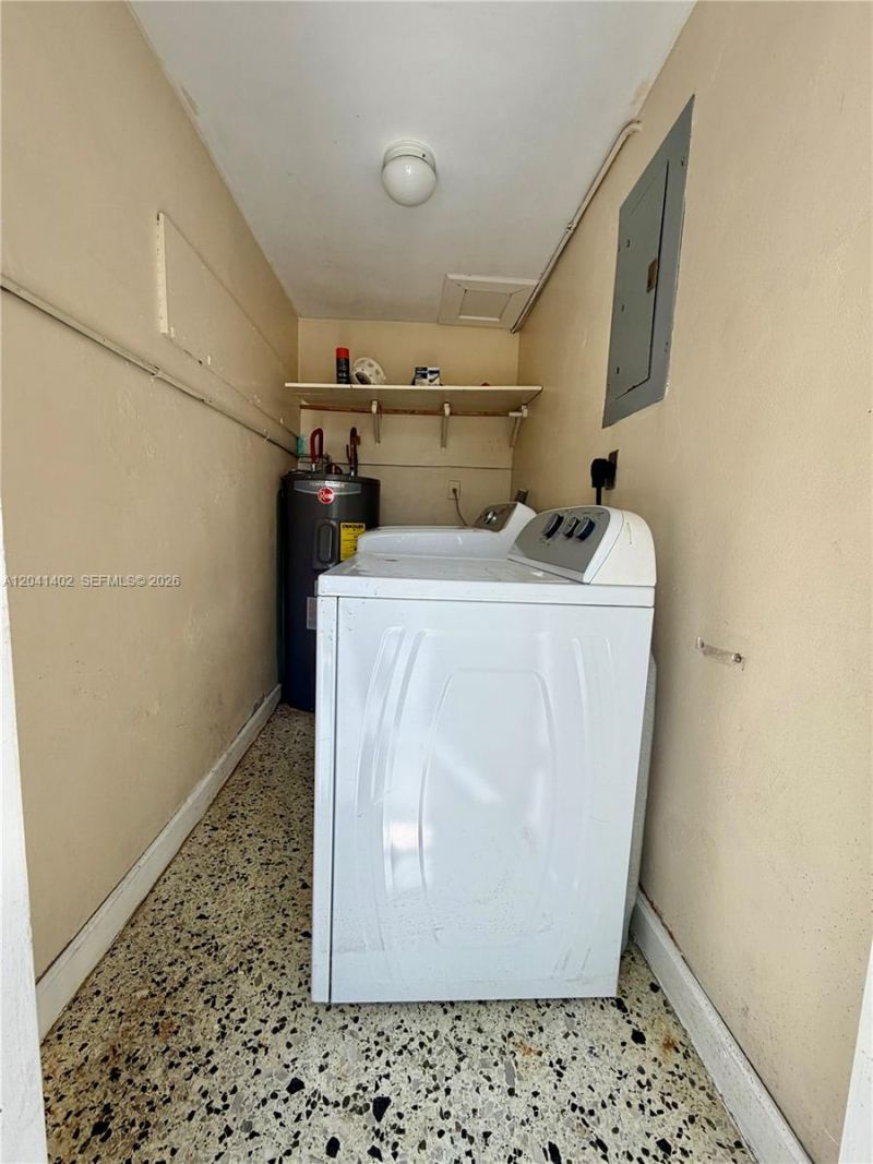 911 NW 22nd Pl , Miami, FL 33125 Photo