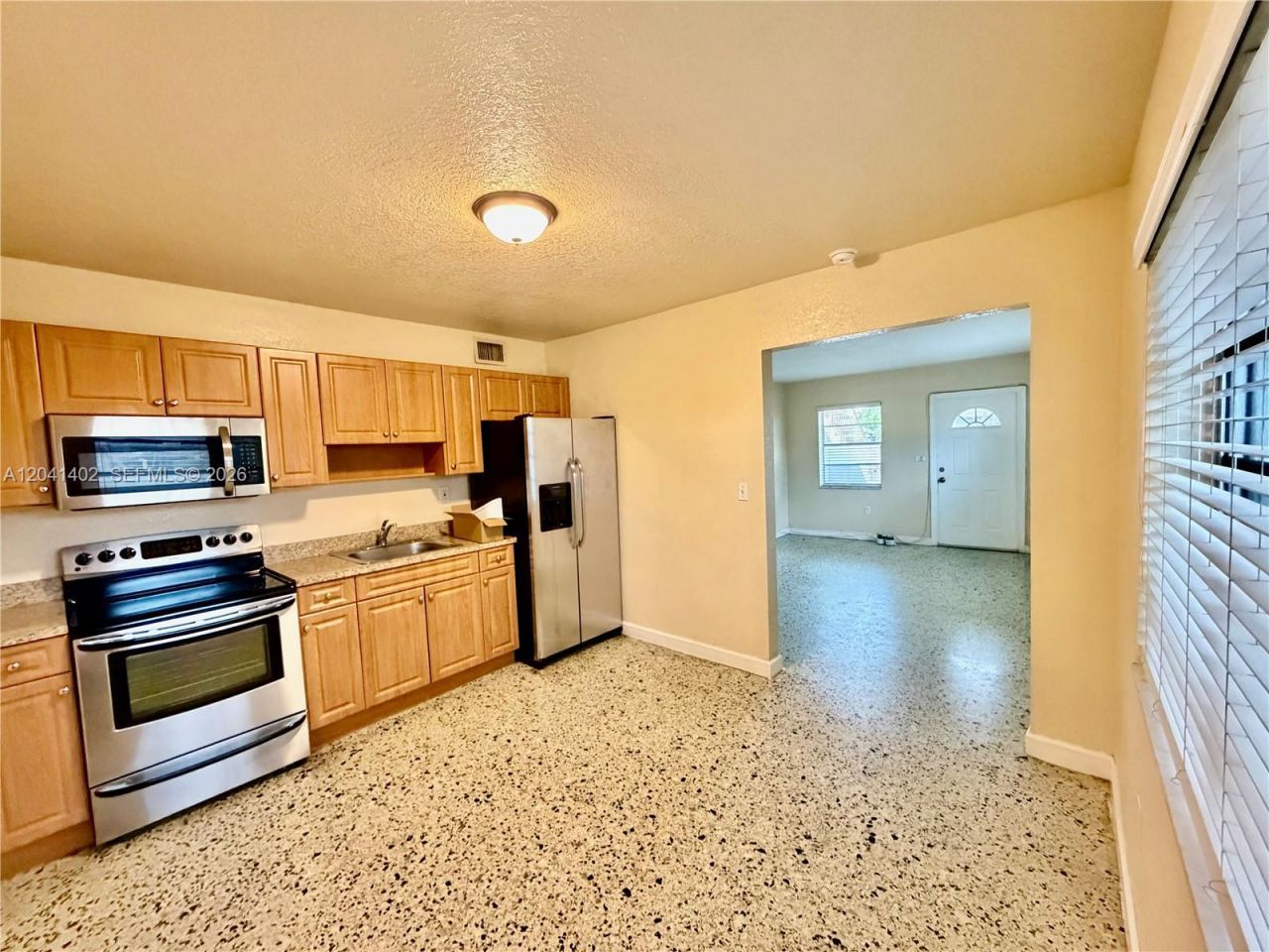 911 NW 22nd Pl , Miami, FL 33125 Photo