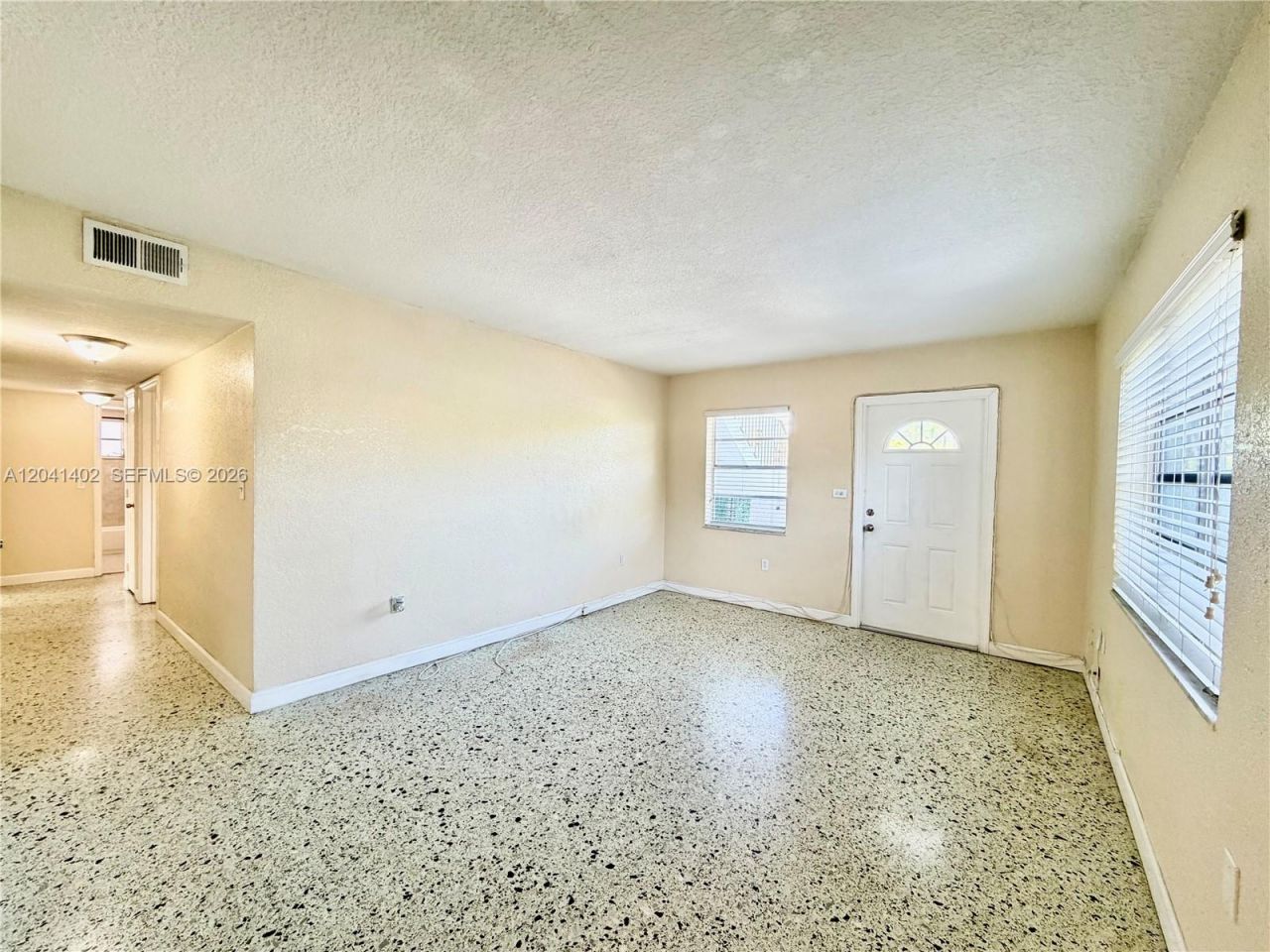 911 NW 22nd Pl, Miami, FL 33125 Photo