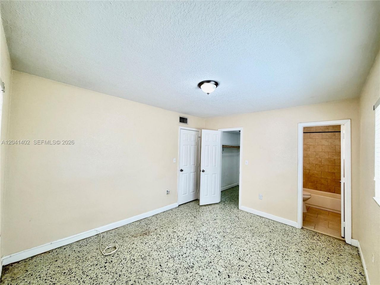 911 NW 22nd Pl, Miami, FL 33125 Photo