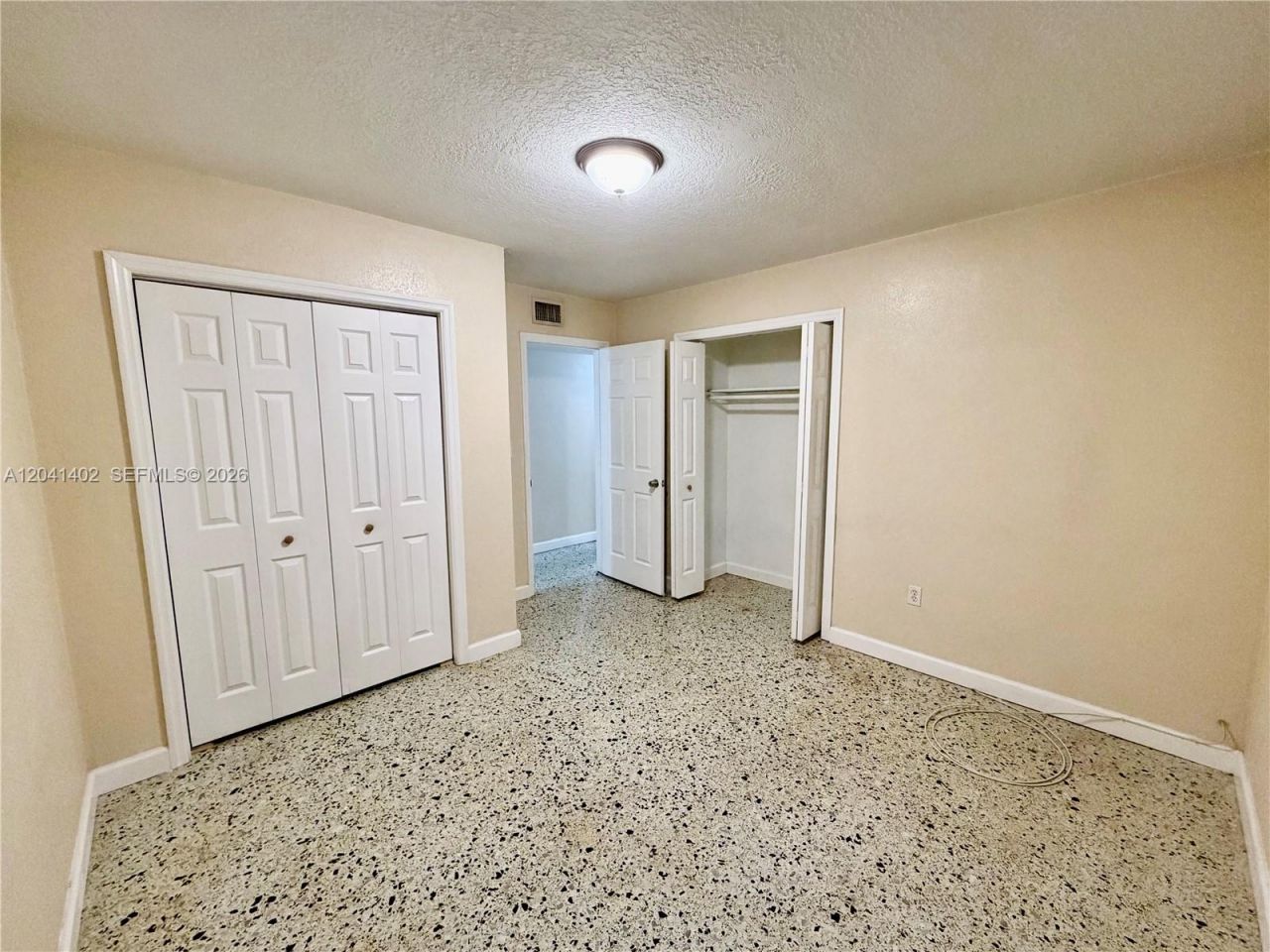 911 NW 22nd Pl , Miami, FL 33125 Photo