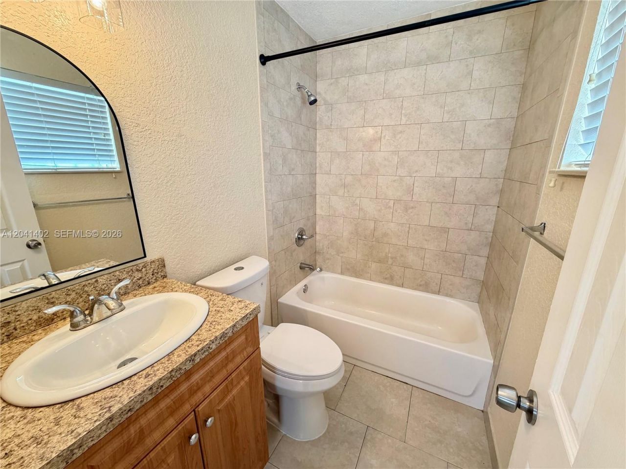 911 NW 22nd Pl, Miami, FL 33125 Photo