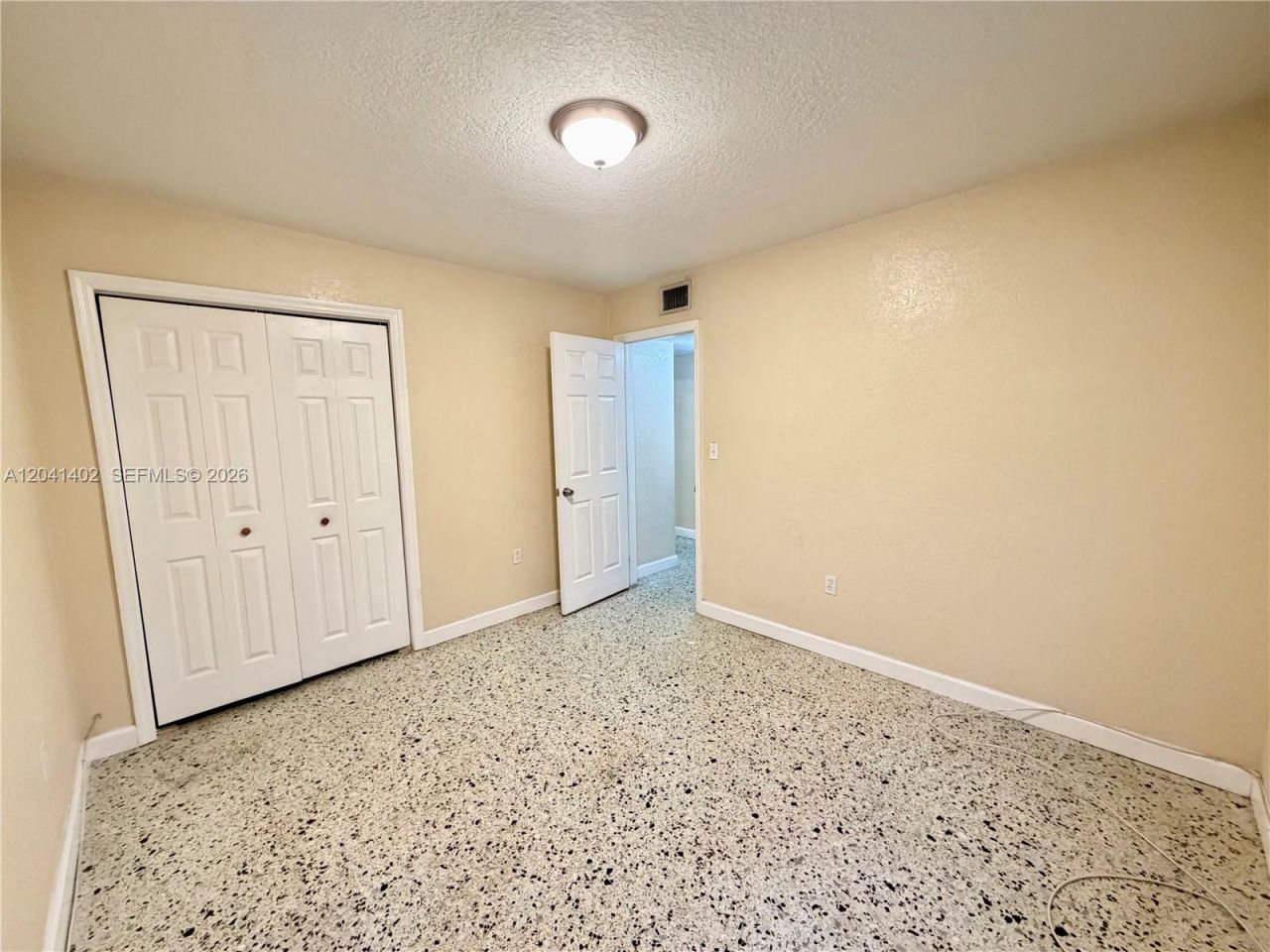 911 NW 22nd Pl , Miami, FL 33125 Photo