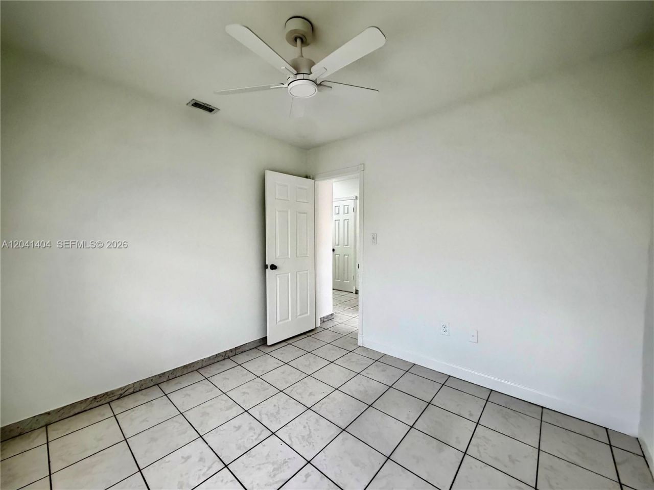 913 NW 22nd Pl, Miami, FL 33125 Photo