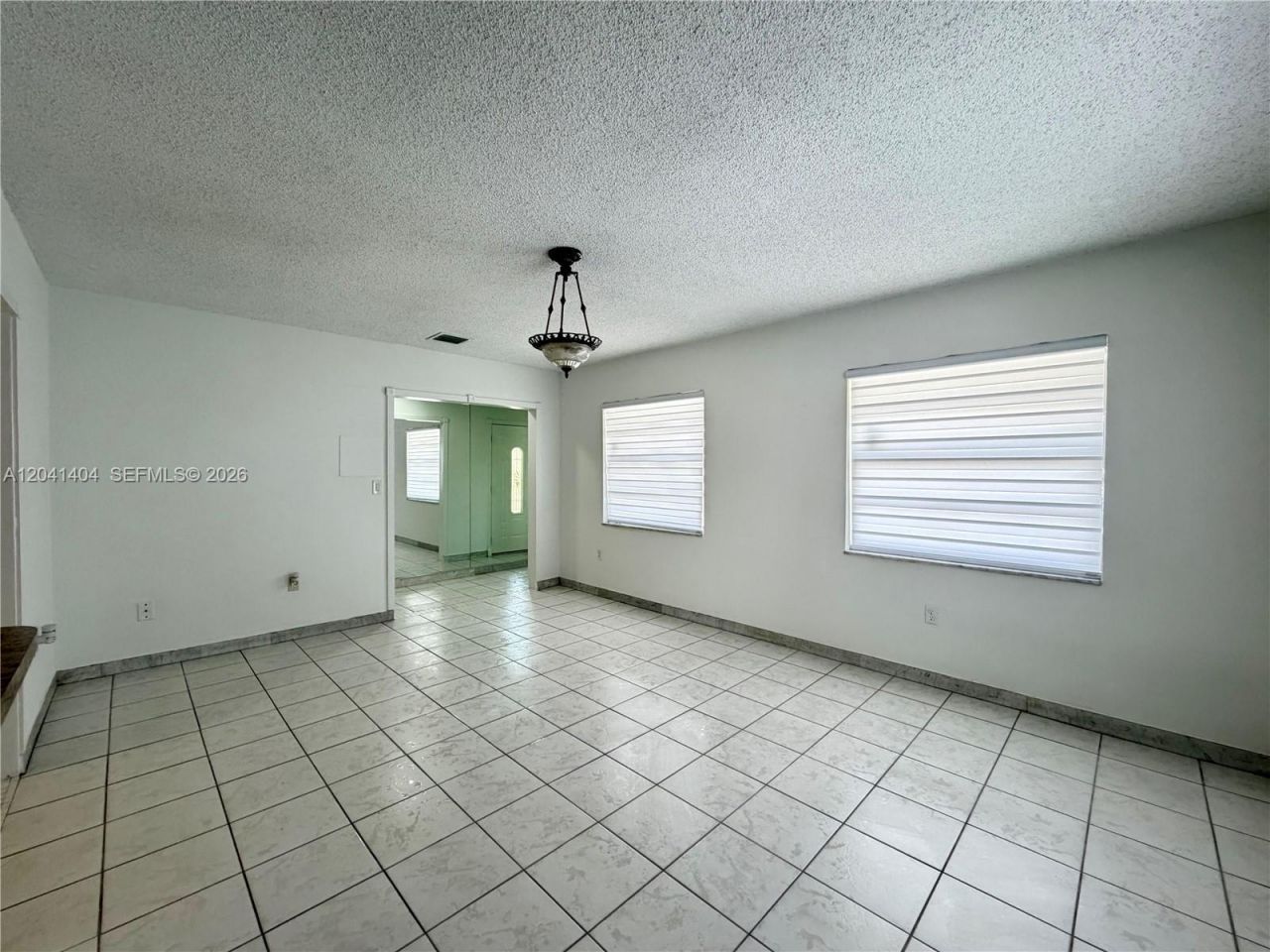 913 NW 22nd Pl, Miami, FL 33125 Photo