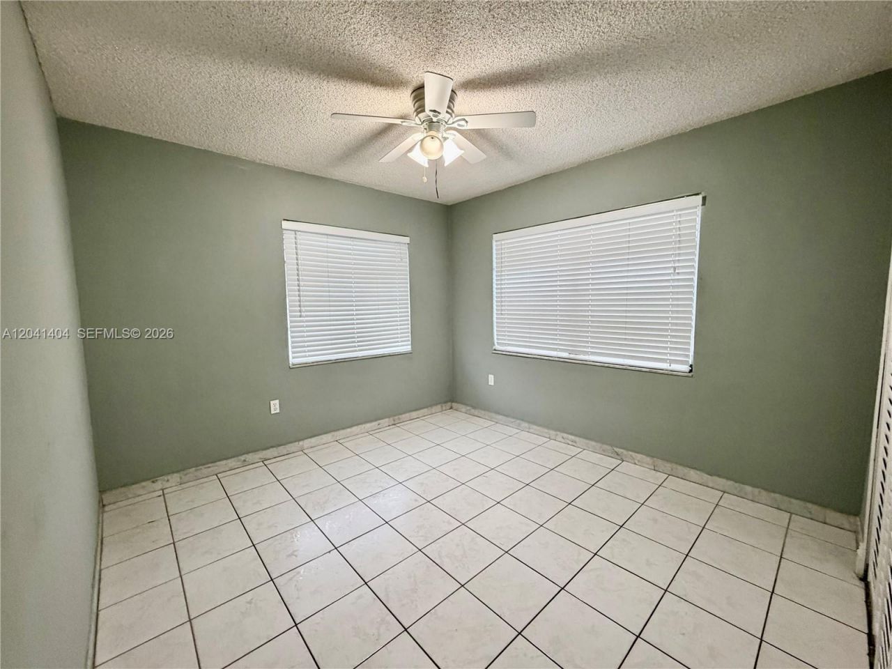913 NW 22nd Pl , Miami, FL 33125 Photo