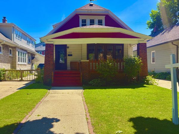 4034 N Larkin St, Shorewood, WI 53211