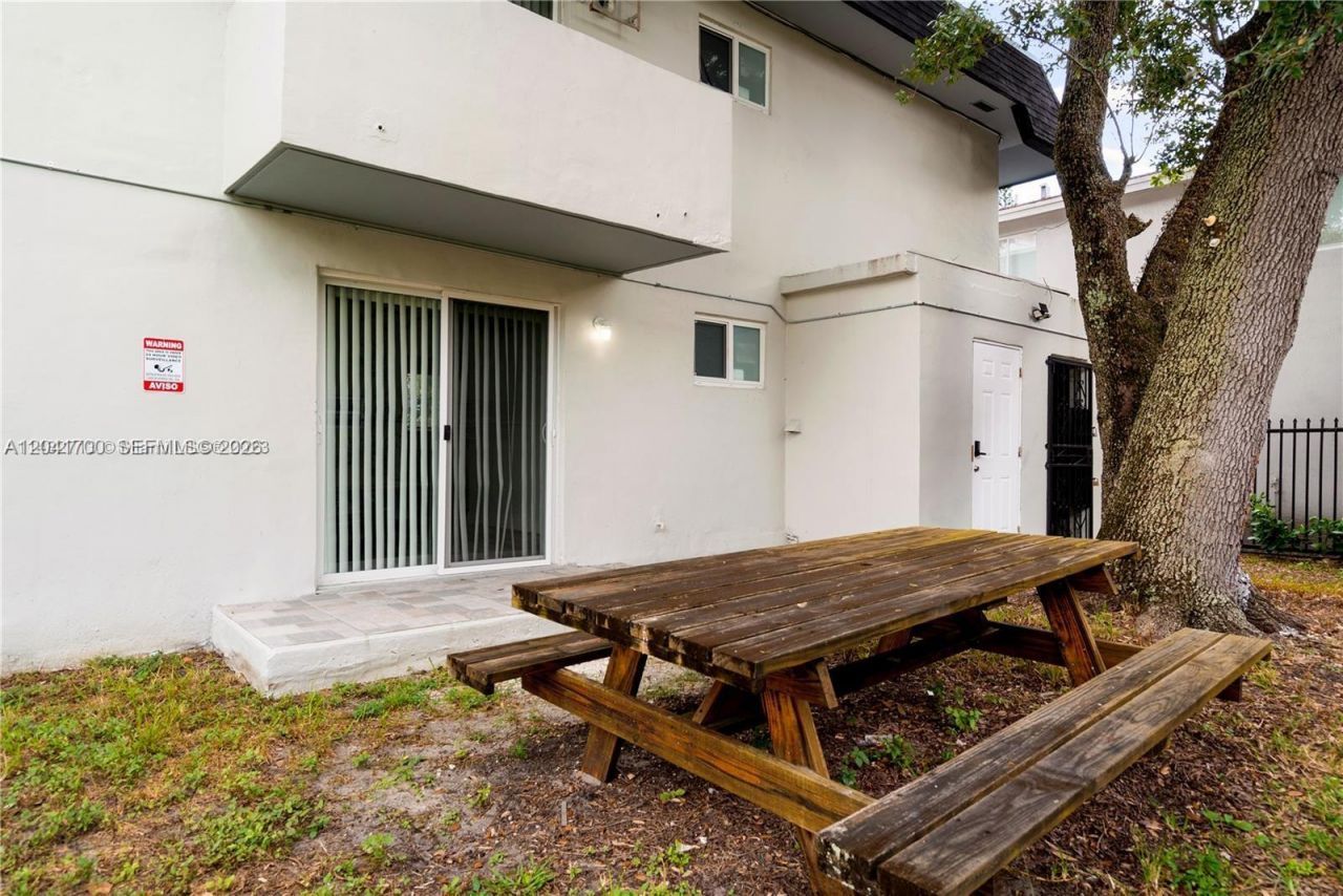 7722 NE 3rd Ct , Unit 2, Miami, FL 33138 Photo