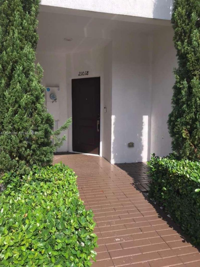 21018 NE 8th Ave, Unit 21018, Miami, FL 33179 Photo