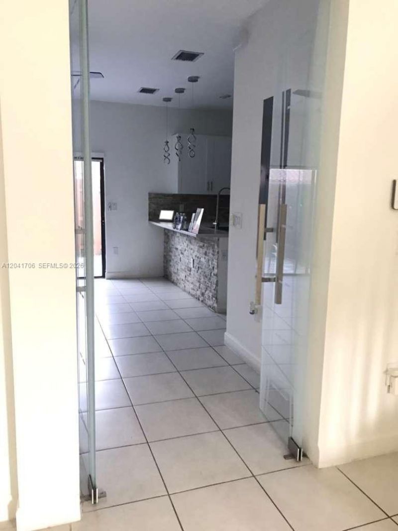 21018 NE 8th Ave, Unit 21018, Miami, FL 33179 Photo
