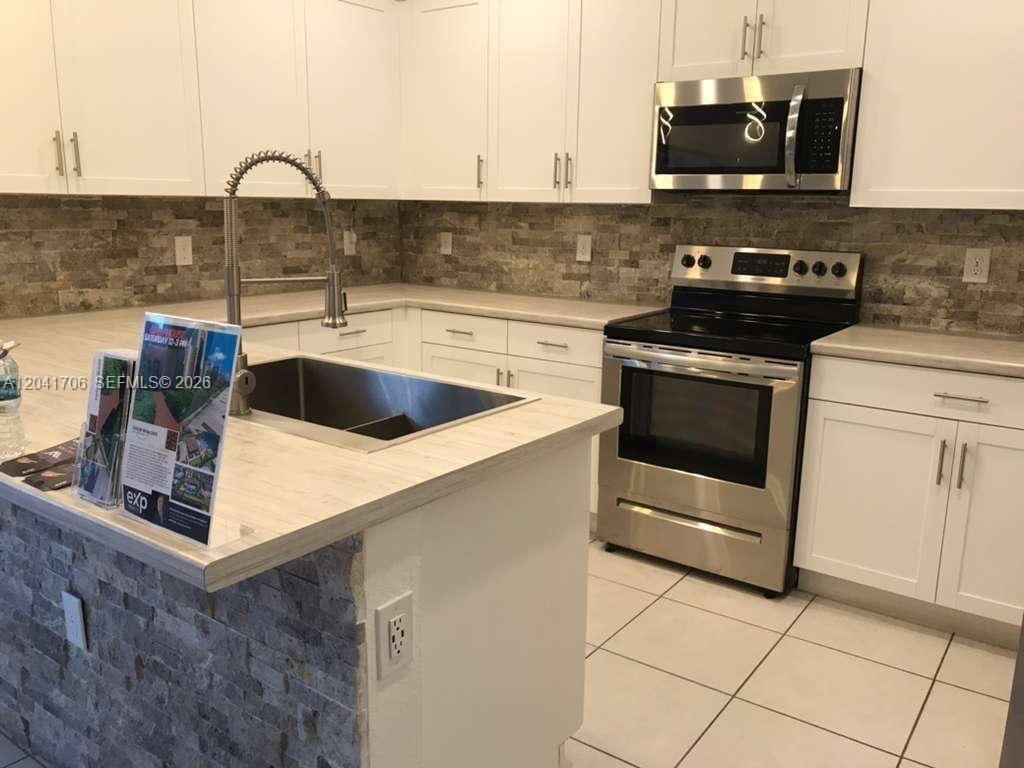 21018 NE 8th Ave, Unit 21018, Miami, FL 33179 Photo
