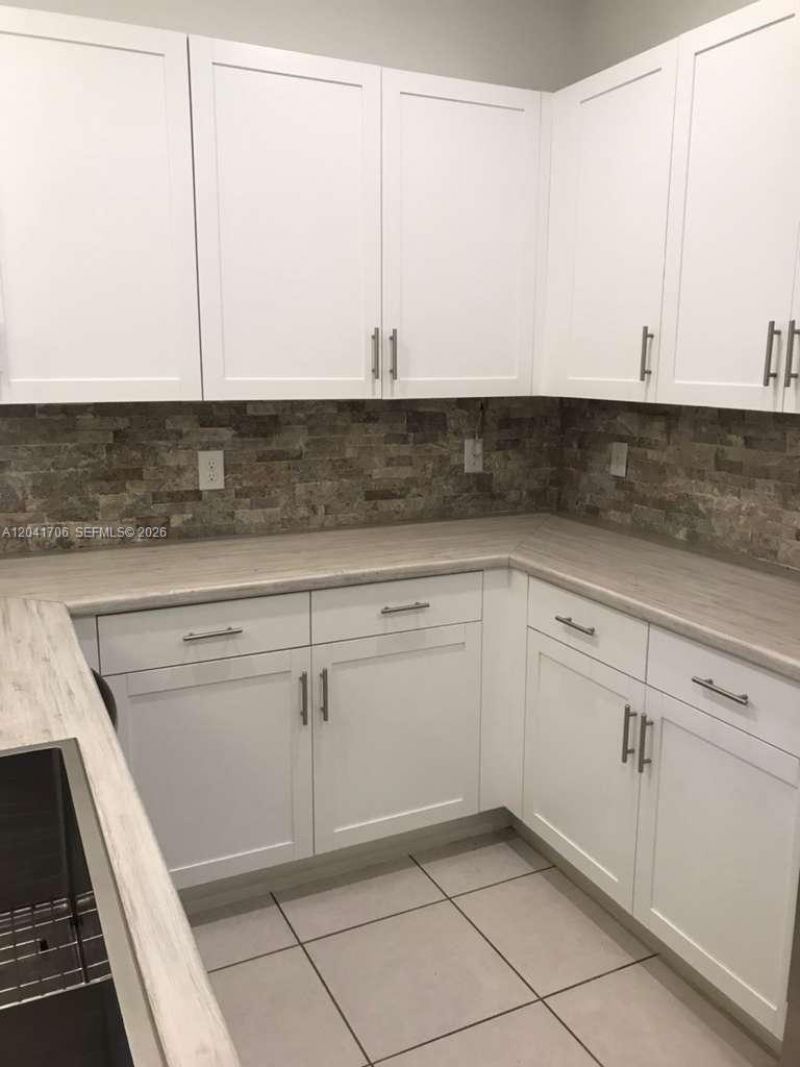 21018 NE 8th Ave, Unit 21018, Miami, FL 33179 Photo