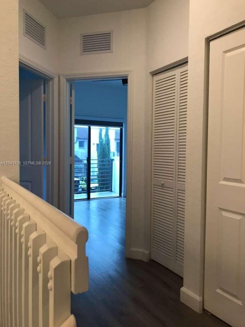 21018 NE 8th Ave, Unit 21018, Miami, FL 33179 Photo
