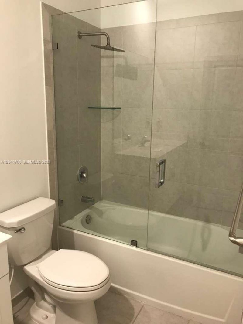 21018 NE 8th Ave, Unit 21018, Miami, FL 33179 Photo