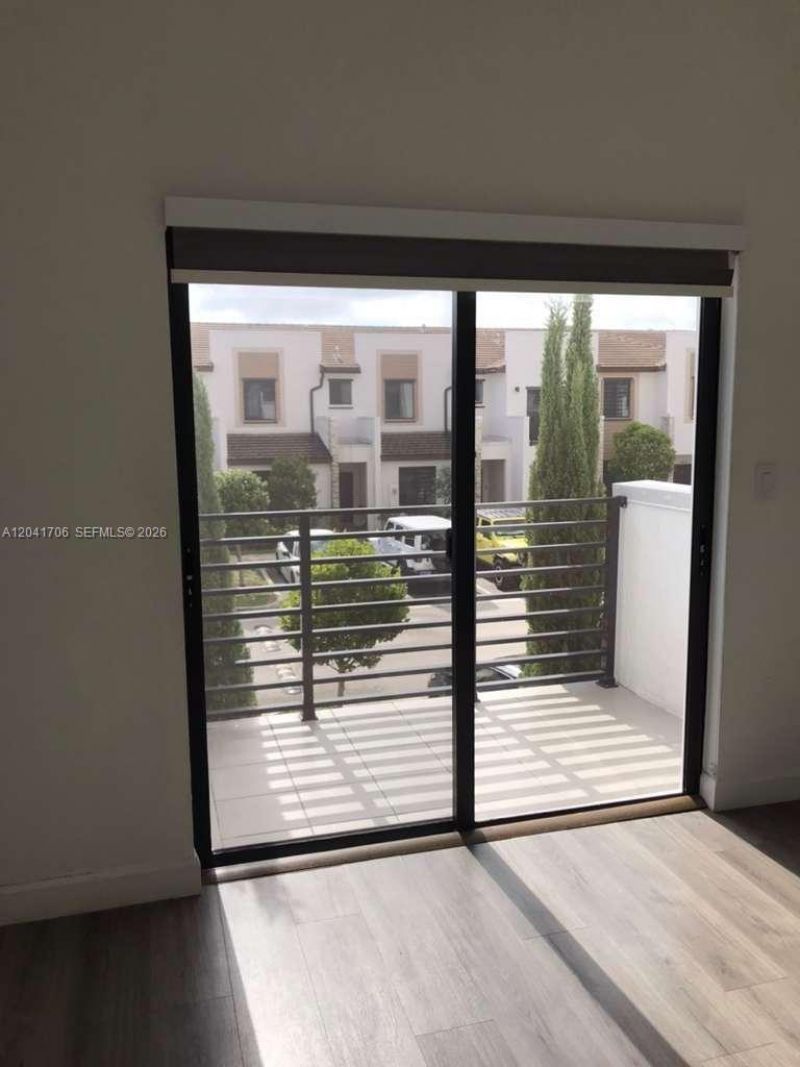 21018 NE 8th Ave, Unit 21018, Miami, FL 33179 Photo
